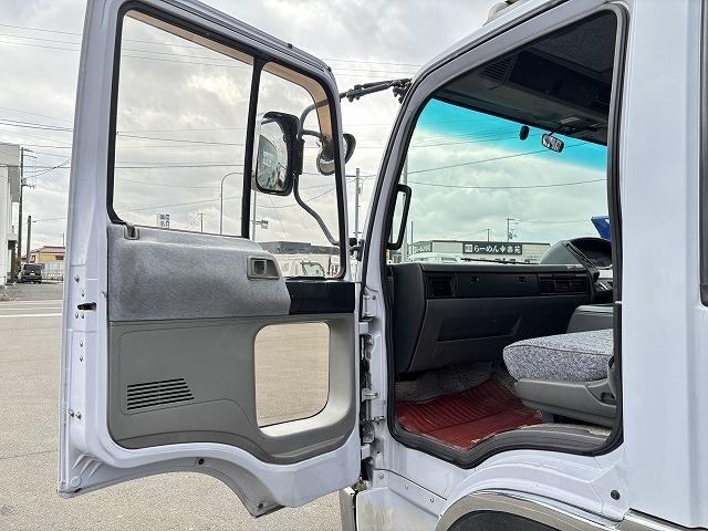 ヒノレンジャー 　クレーン付セルフローダー　上物古河ユニック　４段ブーム　ラジコン（無線）　フックイン　２．９ｔ吊　角足＆差し違いアウトリガー　積載１．６５ｔ　荷台寸法５６４×２１０×９　荷台床鉄板張り　スライドボディ（21枚目）