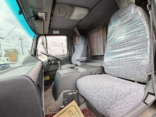 ヒノレンジャー 　クレーン付セルフローダー　上物古河ユニック　４段ブーム　ラジコン（無線）　フックイン　２．９ｔ吊　角足＆差し違いアウトリガー　積載１．６５ｔ　荷台寸法５６４×２１０×９　荷台床鉄板張り　スライドボディ（22枚目）