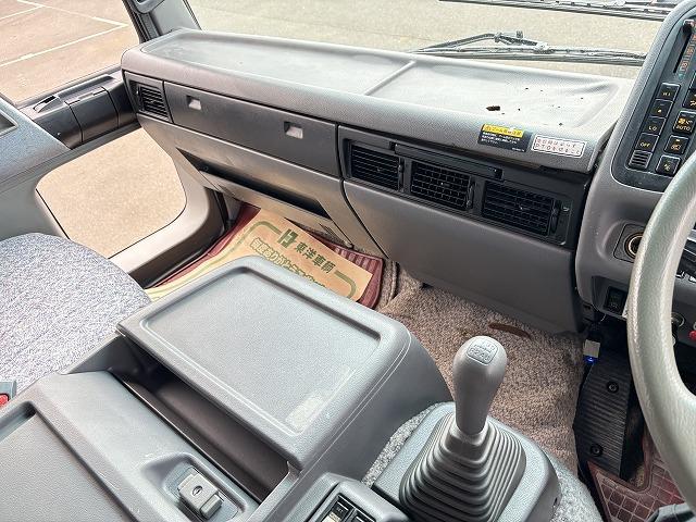 ヒノレンジャー 　クレーン付セルフローダー　上物古河ユニック　４段ブーム　ラジコン（無線）　フックイン　２．９ｔ吊　角足＆差し違いアウトリガー　積載１．６５ｔ　荷台寸法５６４×２１０×９　荷台床鉄板張り　スライドボディ（24枚目）