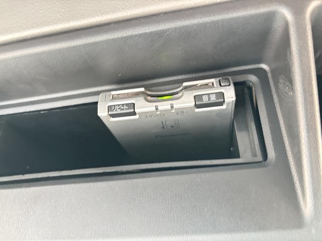 ヒノレンジャー 　クレーン付セルフローダー　上物古河ユニック　４段ブーム　ラジコン（無線）　フックイン　２．９ｔ吊　角足＆差し違いアウトリガー　積載１．６５ｔ　荷台寸法５６４×２１０×９　荷台床鉄板張り　スライドボディ（30枚目）