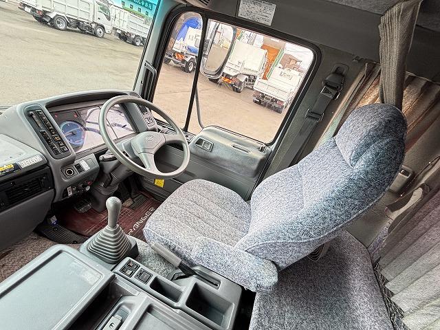 ヒノレンジャー 　クレーン付セルフローダー　上物古河ユニック　４段ブーム　ラジコン（無線）　フックイン　２．９ｔ吊　角足＆差し違いアウトリガー　積載１．６５ｔ　荷台寸法５６４×２１０×９　荷台床鉄板張り　スライドボディ（32枚目）