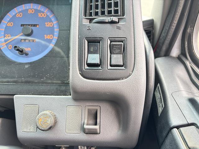 ヒノレンジャー 　クレーン付セルフローダー　上物古河ユニック　４段ブーム　ラジコン（無線）　フックイン　２．９ｔ吊　角足＆差し違いアウトリガー　積載１．６５ｔ　荷台寸法５６４×２１０×９　荷台床鉄板張り　スライドボディ（33枚目）