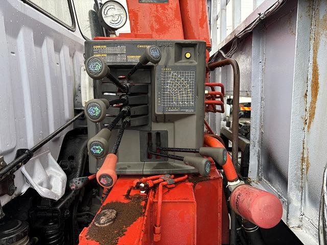 ヒノレンジャー 　クレーン付セルフローダー　上物古河ユニック　４段ブーム　ラジコン（無線）　フックイン　２．９ｔ吊　角足＆差し違いアウトリガー　積載１．６５ｔ　荷台寸法５６４×２１０×９　荷台床鉄板張り　スライドボディ（36枚目）