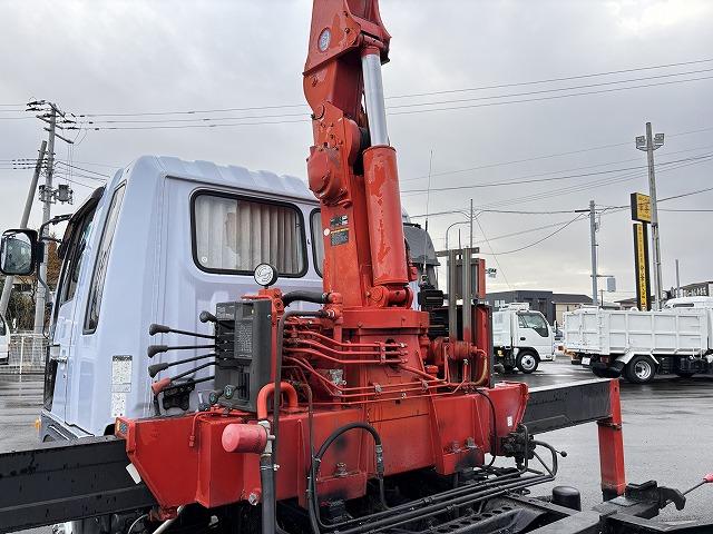 ヒノレンジャー 　クレーン付セルフローダー　上物古河ユニック　４段ブーム　ラジコン（無線）　フックイン　２．９ｔ吊　角足＆差し違いアウトリガー　積載１．６５ｔ　荷台寸法５６４×２１０×９　荷台床鉄板張り　スライドボディ（42枚目）