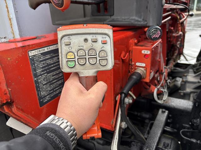 ヒノレンジャー 　クレーン付セルフローダー　上物古河ユニック　４段ブーム　ラジコン（無線）　フックイン　２．９ｔ吊　角足＆差し違いアウトリガー　積載１．６５ｔ　荷台寸法５６４×２１０×９　荷台床鉄板張り　スライドボディ（46枚目）