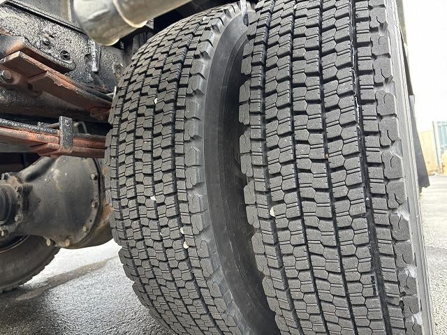 ヒノレンジャー 　クレーン付セルフローダー　上物古河ユニック　４段ブーム　ラジコン（無線）　フックイン　２．９ｔ吊　角足＆差し違いアウトリガー　積載１．６５ｔ　荷台寸法５６４×２１０×９　荷台床鉄板張り　スライドボディ（61枚目）