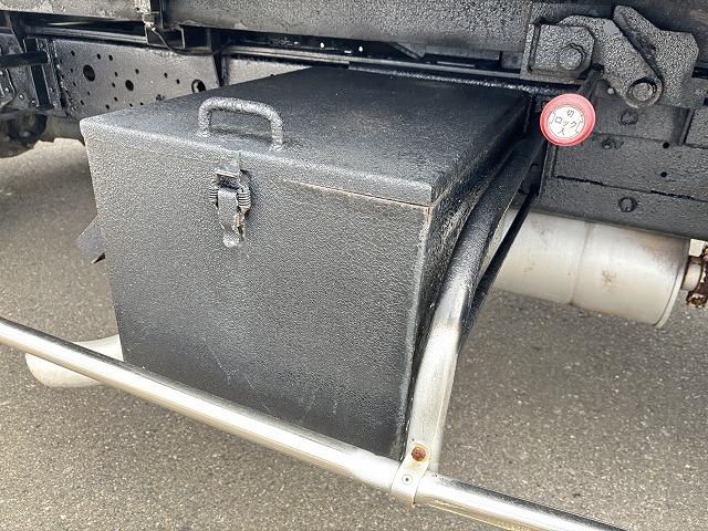 ヒノレンジャー 　クレーン付セルフローダー　上物古河ユニック　４段ブーム　ラジコン（無線）　フックイン　２．９ｔ吊　角足＆差し違いアウトリガー　積載１．６５ｔ　荷台寸法５６４×２１０×９　荷台床鉄板張り　スライドボディ（73枚目）