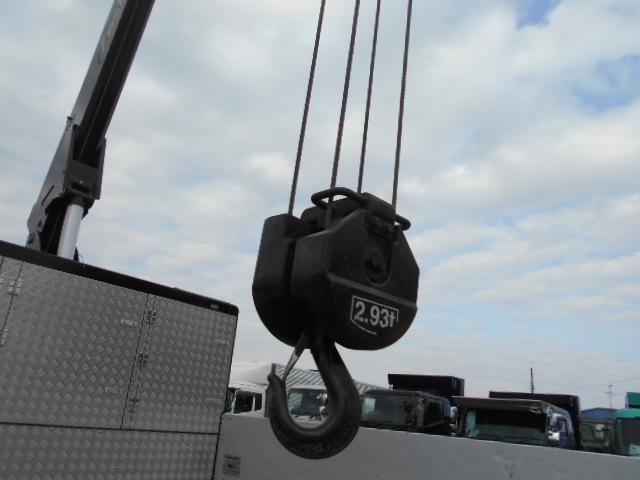 ファイター 　クレーン付き平ボディ　上物タダノ製　５段ブーム　ラジコン（無線）　フックイン　２．９３ｔ吊り　リアジャッキ　増トン車　荷台寸法６６５×２３５×８０　荷台床鉄板張り　内フック１１対　ステンレスパーツ（46枚目）