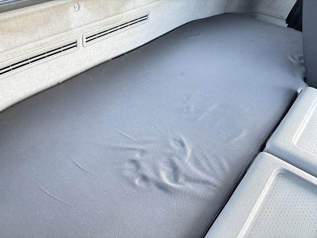 クオン 　ロング深ダンプ　上物ＫＭウイング製　積載１１．３ｔ　容量３２立米　荷台寸法８５０×２３１×１６２　荷台ハルドックス（耐摩耗鋼板）　２デフ　後方片開扉　バックモニター　走行８４．１万ｋｍ　ＡＴシフト（22枚目）