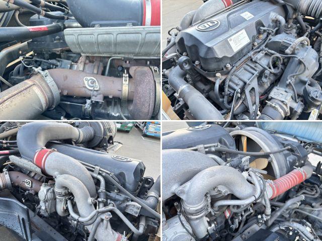 クオン 　ロング深ダンプ　上物ＫＭウイング製　積載１１．３ｔ　容量３２立米　荷台寸法８５０×２３１×１６２　荷台ハルドックス（耐摩耗鋼板）　２デフ　後方片開扉　バックモニター　走行８４．１万ｋｍ　ＡＴシフト（61枚目）