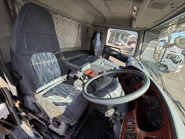 スーパーグレート 　大型ダンプ　上物極東開発製　積載９．４ｔ　電動コボレーン付　荷台寸法５３０ｘ２３０　２デフ　３８０馬力　エンジン６Ｍ７０♪　燃焼不要♪　７速ミッション　走行６４．３万ｋｍ（10枚目）