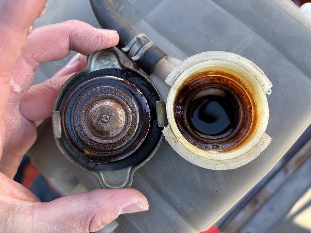 スーパーグレート 　大型ダンプ　上物極東開発製　積載９．４ｔ　電動コボレーン付　荷台寸法５３０ｘ２３０　２デフ　３８０馬力　エンジン６Ｍ７０♪　燃焼不要♪　７速ミッション　走行６４．３万ｋｍ（50枚目）