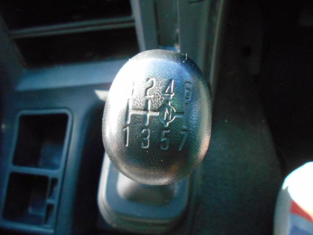 ギガ 　深ダンプ　上物新明和製　容量２９．４立米　積載１１．３ｔ　荷台寸法８５０×２３１×１５０　後方片開き　２デフ　走行８２．５万ｋｍ　７速ミッション（20枚目）