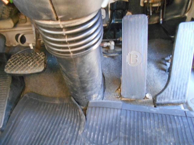 ギガ 　深ダンプ　上物新明和製　容量２９．４立米　積載１１．３ｔ　荷台寸法８５０×２３１×１５０　後方片開き　２デフ　走行８２．５万ｋｍ　７速ミッション（21枚目）