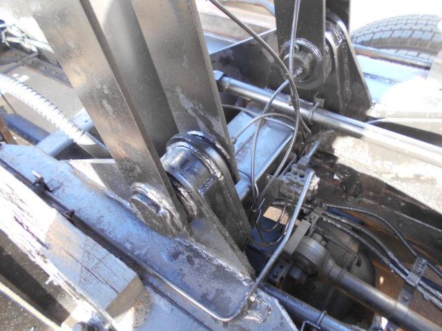 ギガ 　深ダンプ　上物新明和製　容量２９．４立米　積載１１．３ｔ　荷台寸法８５０×２３１×１５０　後方片開き　２デフ　走行８２．５万ｋｍ　７速ミッション（24枚目）