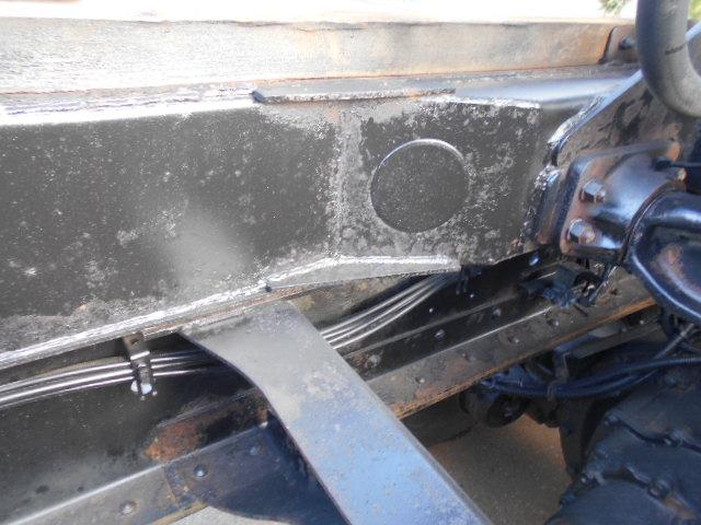 ギガ 　深ダンプ　上物新明和製　容量２９．４立米　積載１１．３ｔ　荷台寸法８５０×２３１×１５０　後方片開き　２デフ　走行８２．５万ｋｍ　７速ミッション（64枚目）