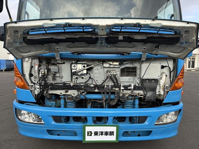 ヒノレンジャー 　コンクリートミキサー車　上物カヤバ工業製　積載１１．５ｔ　容量９．８立米　電動ホッパーカバー　水タンク＆モーター付　ドラムリア自動洗浄付　２デフ　ベッド付　走行２１．７万ｋｍ　６速ミッション（58枚目）