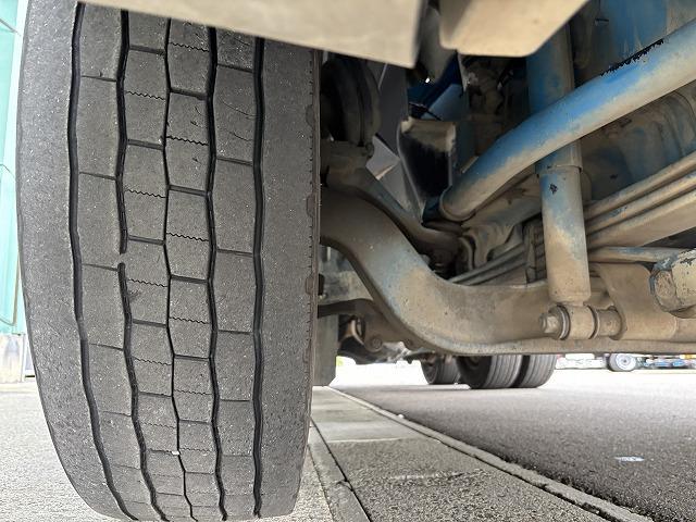 ヒノレンジャー 　コンクリートミキサー車　上物カヤバ工業製　積載１１．５ｔ　容量９．８立米　電動ホッパーカバー　水タンク＆モーター付　ドラムリア自動洗浄付　２デフ　ベッド付　走行２１．７万ｋｍ　６速ミッション（61枚目）