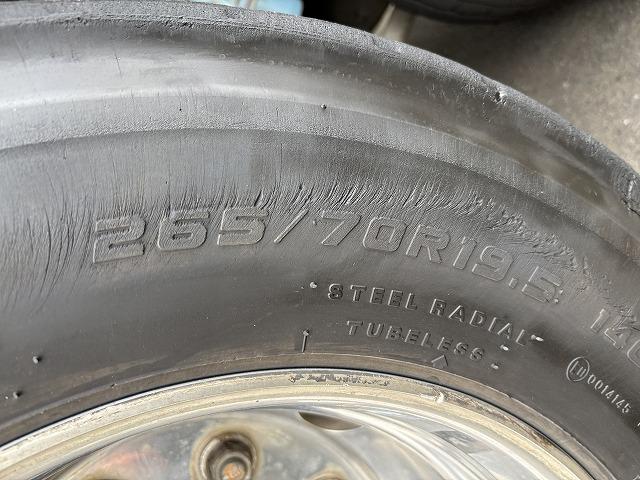 ヒノレンジャー 　コンクリートミキサー車　上物カヤバ工業製　積載１１．５ｔ　容量９．８立米　電動ホッパーカバー　水タンク＆モーター付　ドラムリア自動洗浄付　２デフ　ベッド付　走行２１．７万ｋｍ　６速ミッション（62枚目）