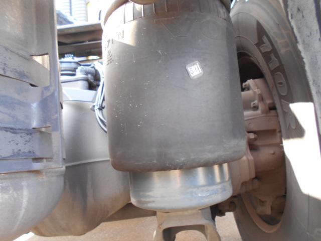 ボルボその他 　トレーラーヘッド　第５輪荷重１１．５ｔ　ハイルーフ　サンルーフ　電動サンシェード　バックモニター　後輪エアサス　総輪アルミホイール　走行４７．９万ｋｍ　ＡＴ車（２ペダル）（39枚目）