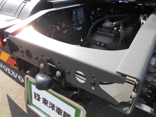 ボルボその他 　トレーラーヘッド　第５輪荷重１１．５ｔ　ハイルーフ　サンルーフ　電動サンシェード　バックモニター　後輪エアサス　総輪アルミホイール　走行４７．９万ｋｍ　ＡＴ車（２ペダル）（66枚目）