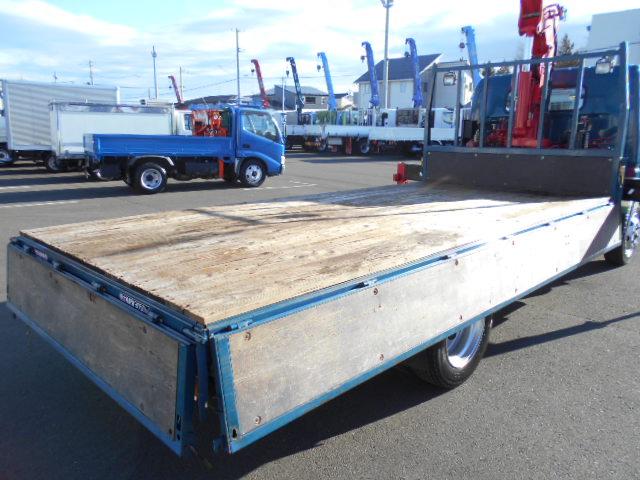 キャンター 　クレーン付き平ボディ　上物古河ユニック製　６段ブーム　ラジコン（無線）　フックイン　２．９３ｔ吊り　リアジャッキ　ワイド超ロングボディ　荷台寸法４４１×２０８×３５　荷台床木張り　アオリ開閉サポート（15枚目）