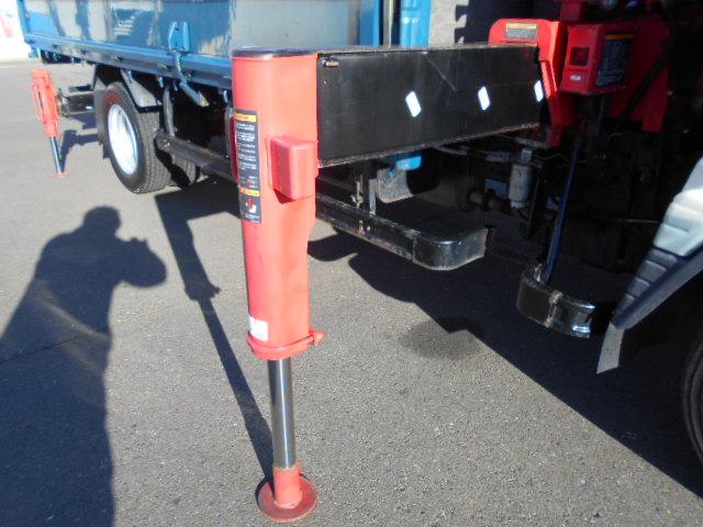 キャンター 　クレーン付き平ボディ　上物古河ユニック製　６段ブーム　ラジコン（無線）　フックイン　２．９３ｔ吊り　リアジャッキ　ワイド超ロングボディ　荷台寸法４４１×２０８×３５　荷台床木張り　アオリ開閉サポート（42枚目）