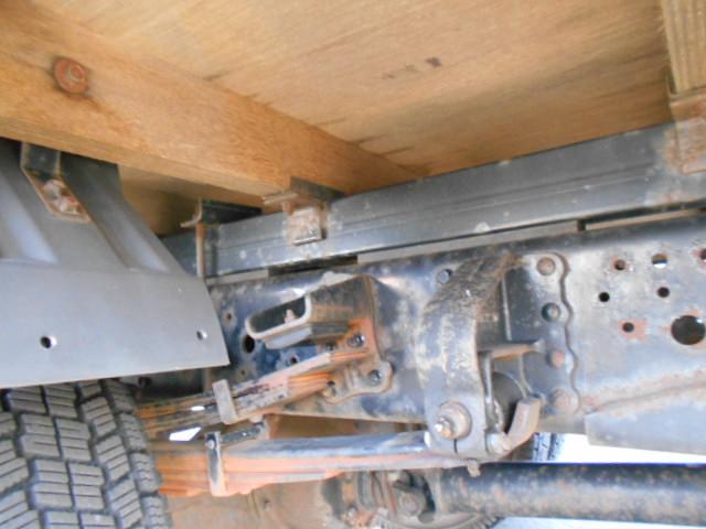 キャンター 　クレーン付き平ボディ　上物古河ユニック製　６段ブーム　ラジコン（無線）　フックイン　２．９３ｔ吊り　リアジャッキ　ワイド超ロングボディ　荷台寸法４４１×２０８×３５　荷台床木張り　アオリ開閉サポート（74枚目）