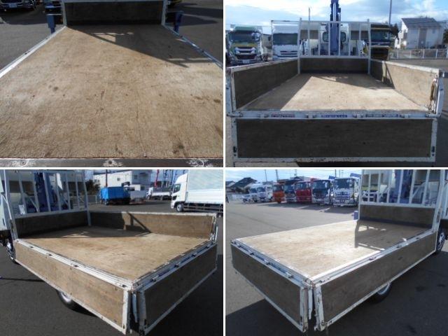 キャンター 　クレーン付き平ボディ　上物タダノ製　４段ブーム　ラジコン（無線）　フックイン　セミロングボディ　荷台寸法２９１ｘ１７９ｘ３７　荷台床木張り　走行１０．９万ｋｍ　５速ミッション（9枚目）