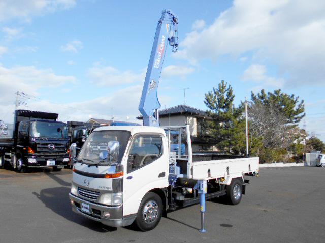 デュトロ 　クレーン付き平ボディ　上物タダノ製　４段ブーム　ラジコン（無線）　フックイン　２．６ｔ吊り　標準ロングボディ　荷台寸法３８０×１７９×３７　荷台床木張り　ロープ穴３対　アオリ開閉サポート（10枚目）