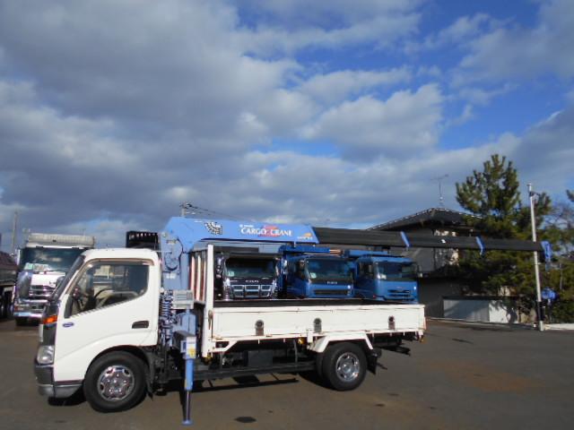 デュトロ 　クレーン付き平ボディ　上物タダノ製　４段ブーム　ラジコン（無線）　フックイン　２．６ｔ吊り　標準ロングボディ　荷台寸法３８０×１７９×３７　荷台床木張り　ロープ穴３対　アオリ開閉サポート（29枚目）