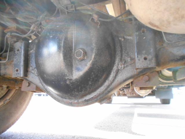 デュトロ 　クレーン付き平ボディ　上物タダノ製　４段ブーム　ラジコン（無線）　フックイン　２．６ｔ吊り　標準ロングボディ　荷台寸法３８０×１７９×３７　荷台床木張り　ロープ穴３対　アオリ開閉サポート（65枚目）