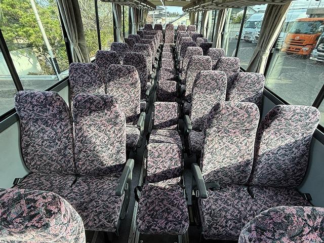 ブルーリボン 　大型バス　定員：５７人　自動折れ戸ドア　モケットシート　リクライニング　リヤーエンジン　クーラー付　ヒーター３基付　５速ミッション（32枚目）