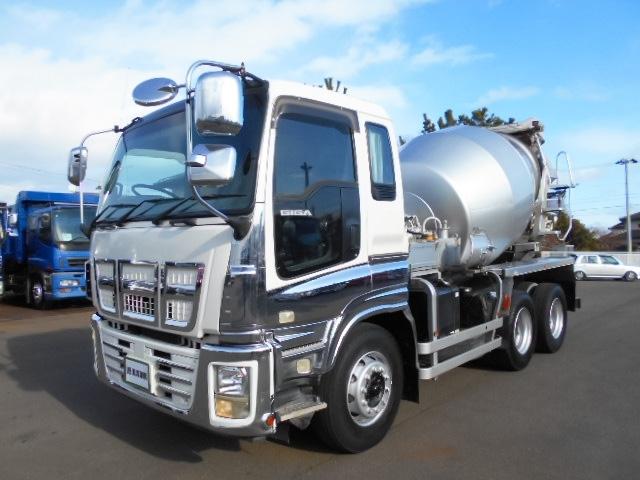 ギガ 　コンクリートミキサー車　上物カヤバ製　容量８．７立米　積載９．６７ｔ　水タンク＆モーター付　電動ホッパーカバー　２デフ　走行２８．４万ｋｍ　７速ミッション（2枚目）