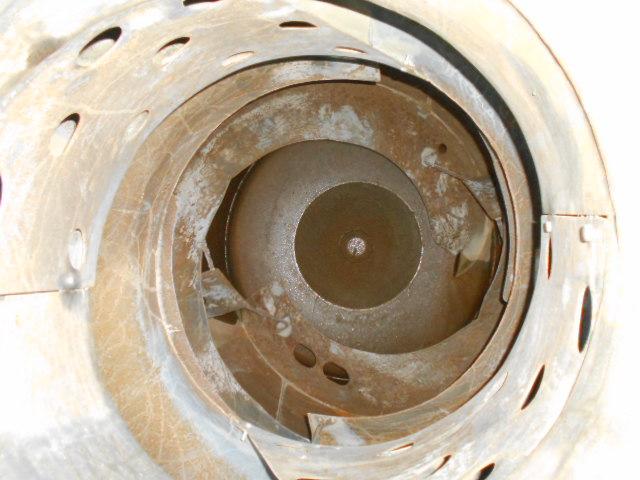 ギガ 　コンクリートミキサー車　上物カヤバ製　容量８．７立米　積載９．６７ｔ　水タンク＆モーター付　電動ホッパーカバー　２デフ　走行２８．４万ｋｍ　７速ミッション（25枚目）