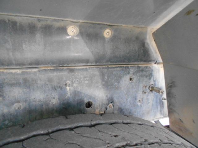 ギガ 　コンクリートミキサー車　上物カヤバ製　容量８．７立米　積載９．６７ｔ　水タンク＆モーター付　電動ホッパーカバー　２デフ　走行２８．４万ｋｍ　７速ミッション（67枚目）