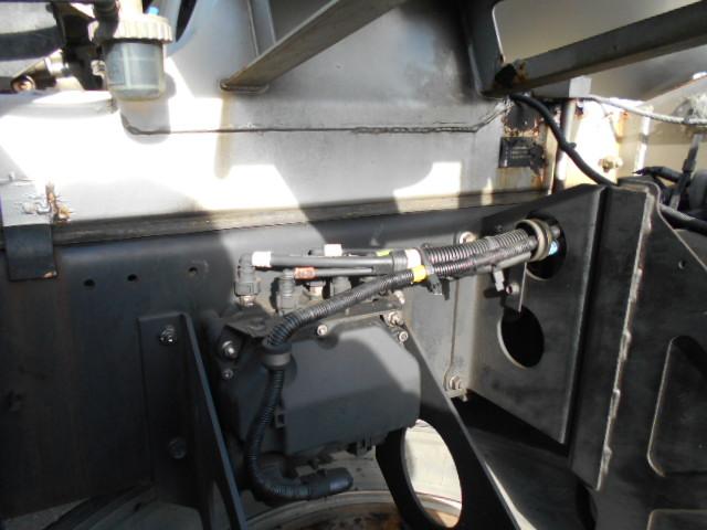 ギガ 　コンクリートミキサー車　上物カヤバ製　容量８．７立米　積載９．６７ｔ　水タンク＆モーター付　電動ホッパーカバー　２デフ　走行２８．４万ｋｍ　７速ミッション（70枚目）