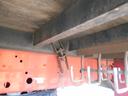 　アルミブロック平ボディ　上物山田車体工業　４軸低床　積載１３．５ｔ　荷台寸法９５０×２４１×６８　荷台床木張り　アオリ７方開　アオリ開閉サポート　センターフック５ヶ所　スタンションホール１１ヶ所（70枚目）