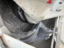　コンクリートミキサー車　上物カヤバ工業製　積載１１．５ｔ　容量９．８立米　電動ホッパーカバー　水タンク＆モーター付　ドラムリア自動洗浄付　２デフ　ベッド付　走行２１．７万ｋｍ　６速ミッション（38枚目）