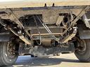 ダンプ 上物極東開発製 積載2.95t 電動コボレーン付 フルタイム4WD センターデフロック 荷台寸法339×206×27 6速ミッション 走行3.7万km シートキャリア付 ベッドスペース付(68枚目)