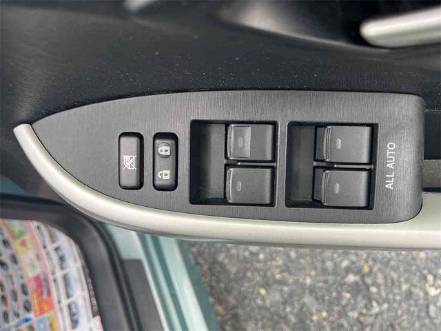 プリウス S ハイブリッド ドライブレコーダー ETC バックカメラ ナビ TV オートライト HID スマートキー 電動格納ミラー CVT 盗難防止システム 衝突安全ボディ アルミホイール CD ABS エアコン(11枚目)