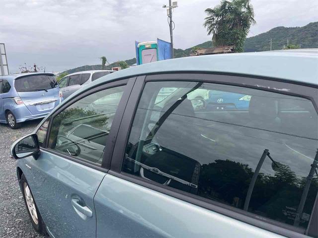 プリウス S ハイブリッド ドライブレコーダー ETC バックカメラ ナビ TV オートライト HID スマートキー 電動格納ミラー CVT 盗難防止システム 衝突安全ボディ アルミホイール CD ABS エアコン(27枚目)