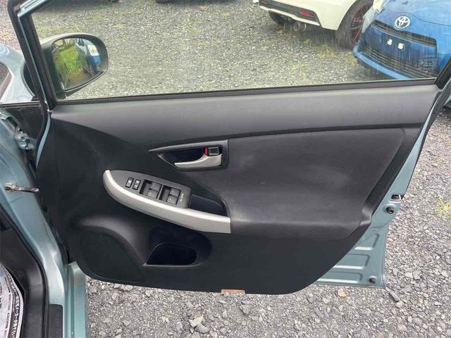 プリウス S ハイブリッド ドライブレコーダー ETC バックカメラ ナビ TV オートライト HID スマートキー 電動格納ミラー CVT 盗難防止システム 衝突安全ボディ アルミホイール CD ABS エアコン(34枚目)