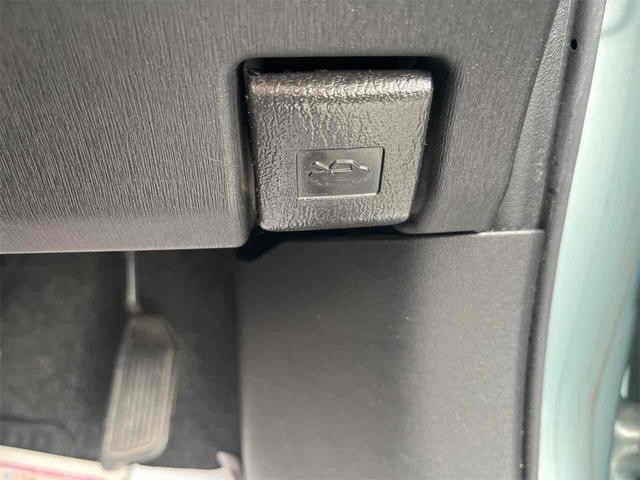 プリウス S ハイブリッド ドライブレコーダー ETC バックカメラ ナビ TV オートライト HID スマートキー 電動格納ミラー CVT 盗難防止システム 衝突安全ボディ アルミホイール CD ABS エアコン(40枚目)