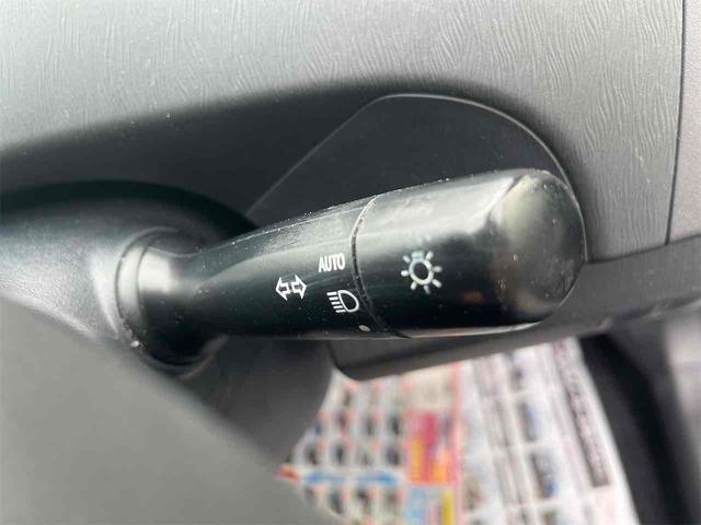 プリウス S ハイブリッド ドライブレコーダー ETC バックカメラ ナビ TV オートライト HID スマートキー 電動格納ミラー CVT 盗難防止システム 衝突安全ボディ アルミホイール CD ABS エアコン(44枚目)