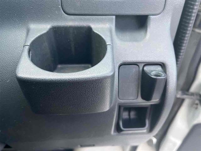 ハイゼットカーゴ 　ＡＴ　両側スライドドア　エアコン　運転席エアバッグ　助手席エアバッグ（29枚目）