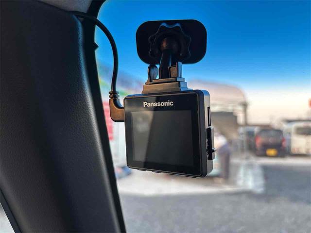 Ｎ－ＢＯＸ 　ドライブレコーダー　ＥＴＣ　バックカメラ　両側電動スライドドア　ナビ　ＴＶ　オートクルーズコントロール　衝突被害軽減システム　オートライト　ＨＩＤ　スマートキー　アイドリングストップ　電動格納ミラー（4枚目）