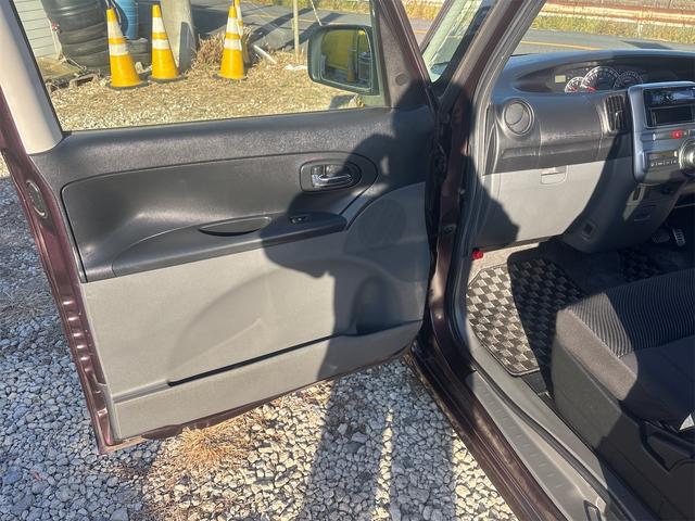 タント カスタムＸリミテッド　社外オーディオ、ピラーレス、電動スライドドア、スマートキー、キーレス（32枚目）