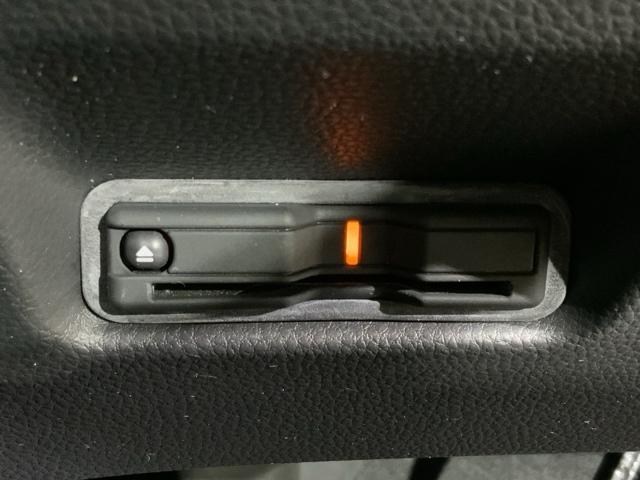 フィット e:HEVホーム HondaSENSINGMナビRカメラETCスマートキー 前後誤発進抑制機能 助手席エアバッグ 運転席エアバッグ アイドリングストップ LEDライト USB接続 バックカメラ ABS サイドエアバッグ(4枚目)