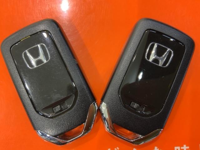 フィット e:HEVホーム HondaSENSINGMナビRカメラETCスマートキー 前後誤発進抑制機能 助手席エアバッグ 運転席エアバッグ アイドリングストップ LEDライト USB接続 バックカメラ ABS サイドエアバッグ(5枚目)
